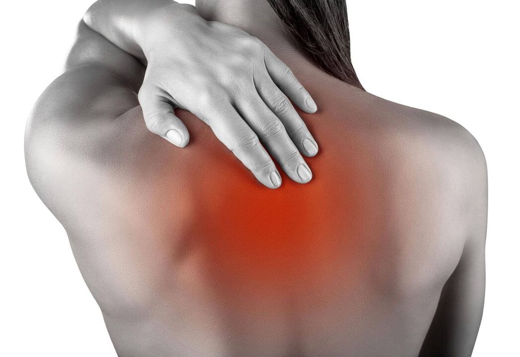 Bol u leđima u području lopatice uzrokovan bolešću ili ozljedom
